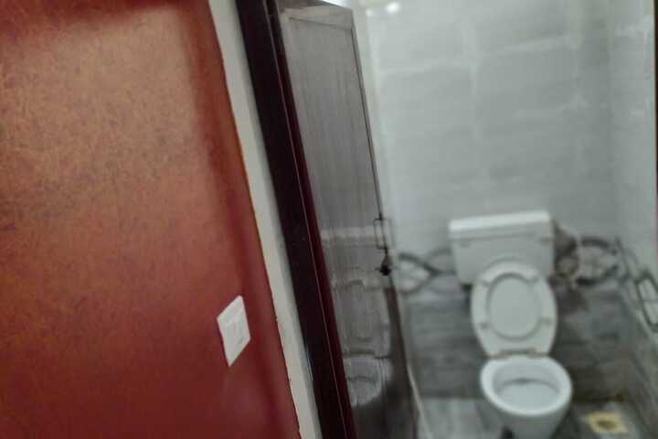 Room 11 of 20