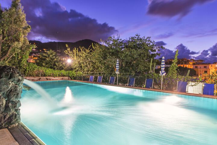 Hotel Pool