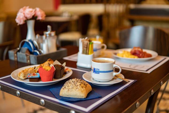 Breakfast/Coffee Service 69 of 82