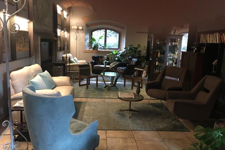 Entrance & Lobby