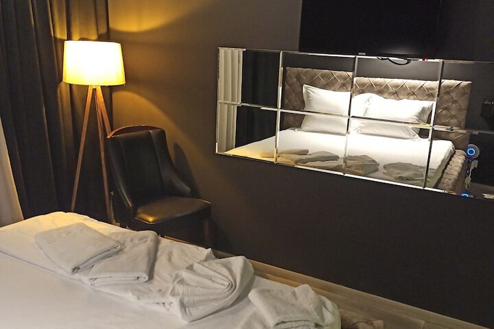 Room 15 of 80