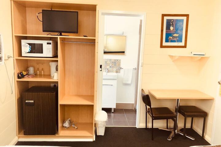 Room 14 of 36