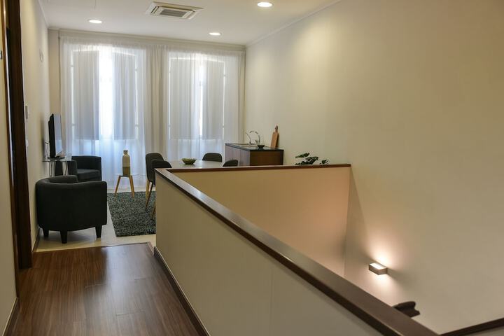 Room 52 of 80