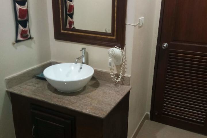 Room 21 of 53