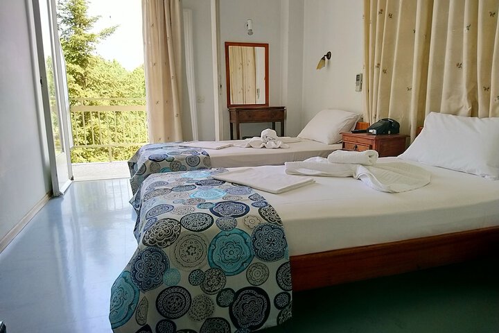 Room 10 of 22