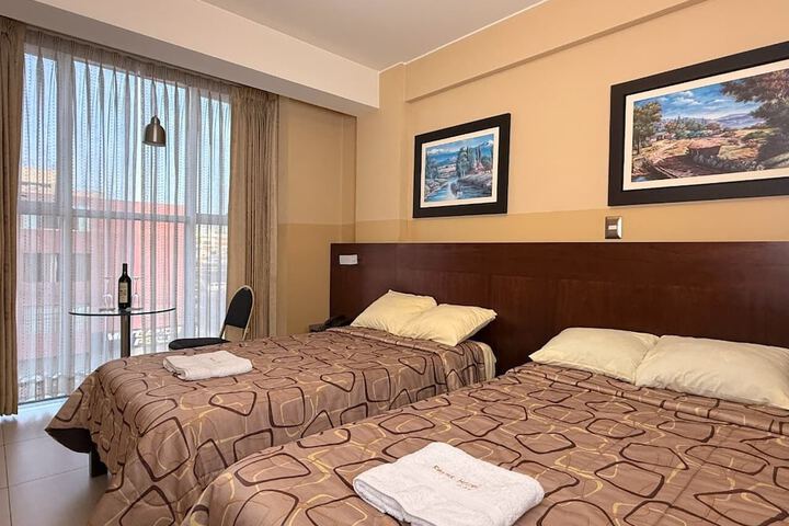 Room 5 of 10