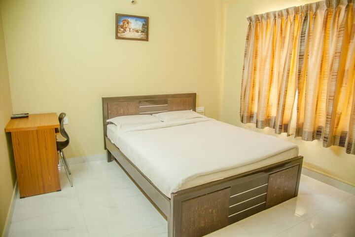 Room 6 of 46