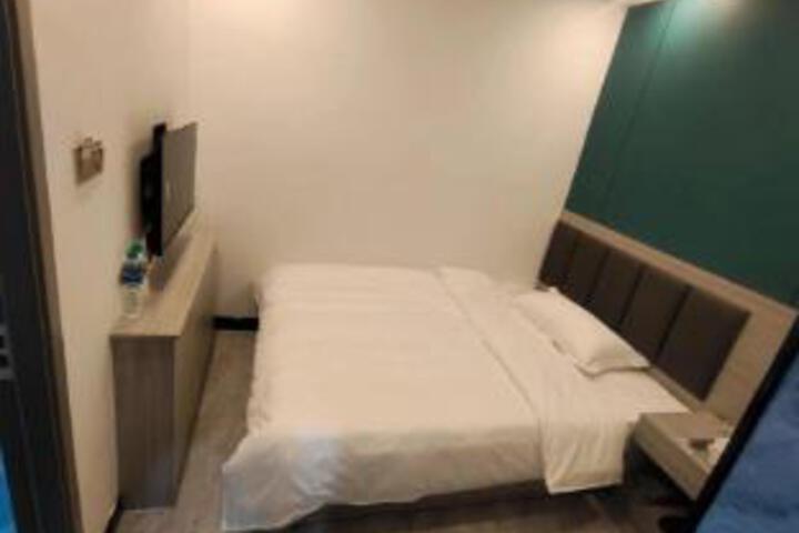 Room 5 of 5