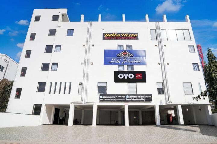 OYO 833835 Hotel Blue Stone