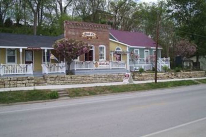 Jeni Js Gifts and Guest Houses