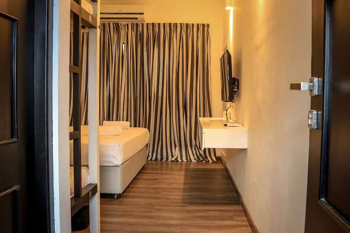 Room 12 of 40
