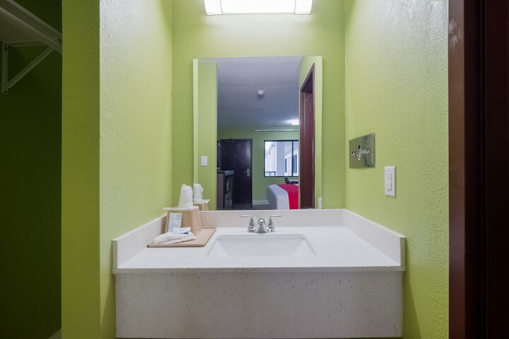 Bathroom sink
