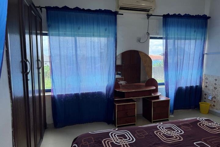 Room 33 of 53