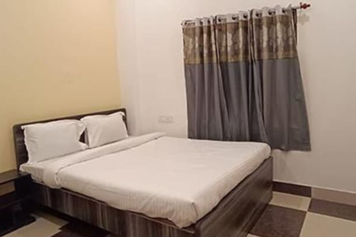 Room 10 of 19