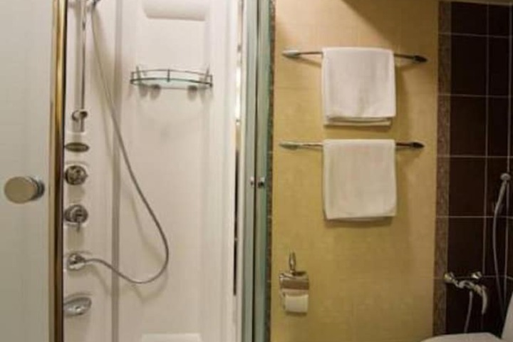 Room 42 of 50