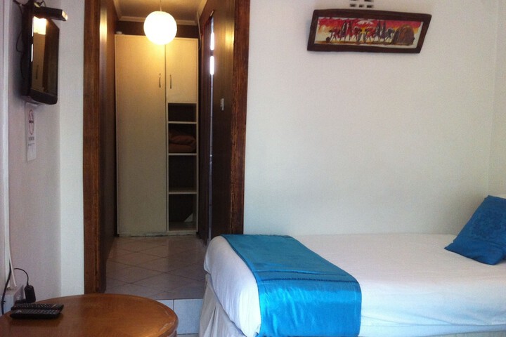 Room 11 of 40