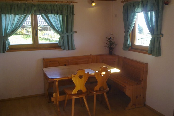 Room 4 of 16
