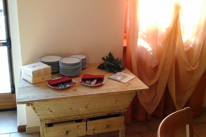 Dining 38 of 92