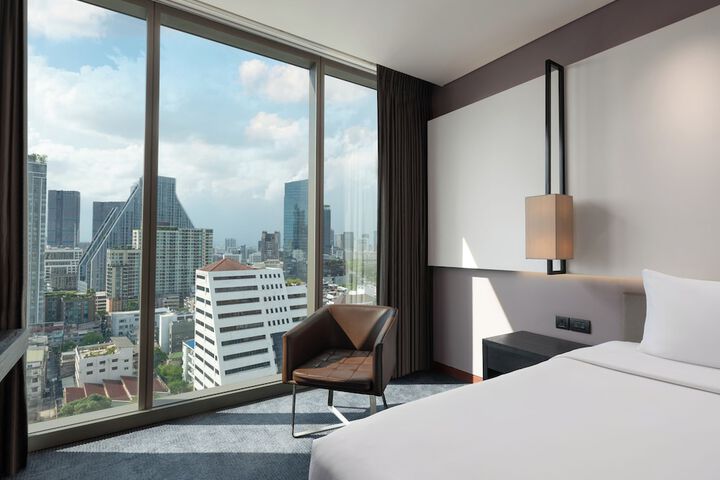 Room 25 of 122