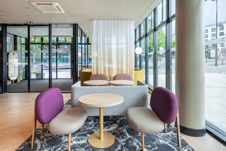 Guest Lobby