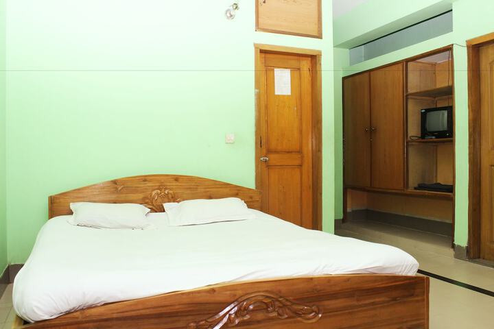 Room 6 of 42