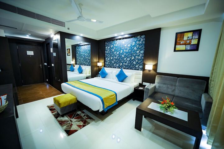Room 8 of 25