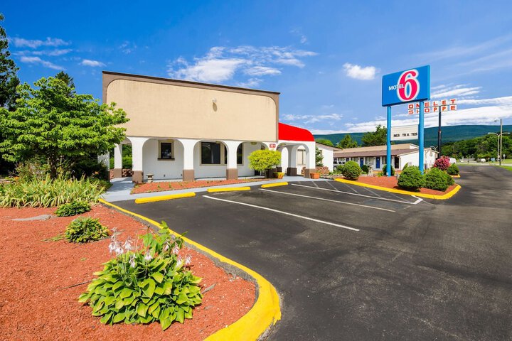 Hotel Entry