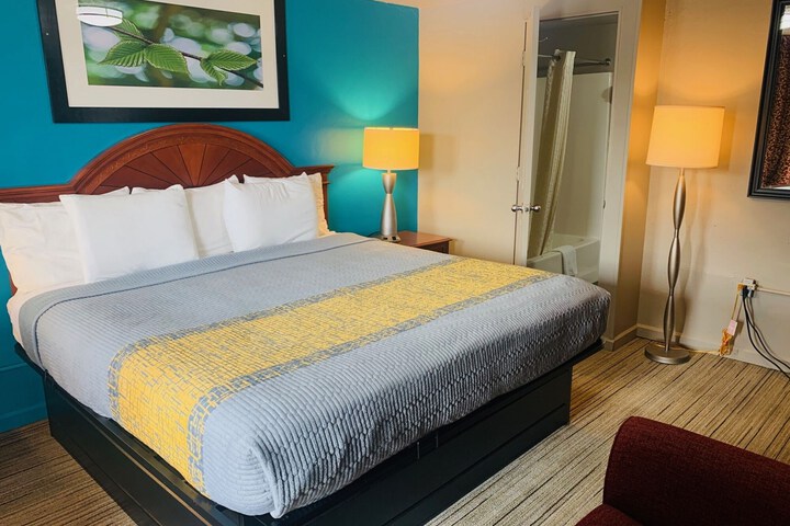 Room 10 of 112