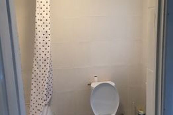 Room 2 of 4