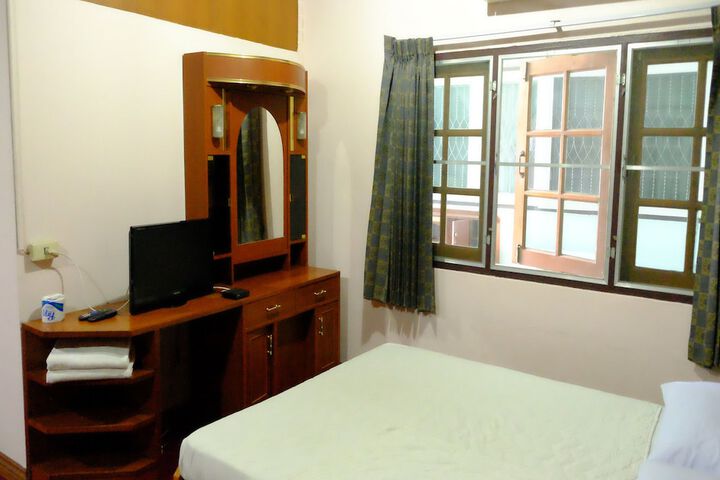 Room 11 of 42