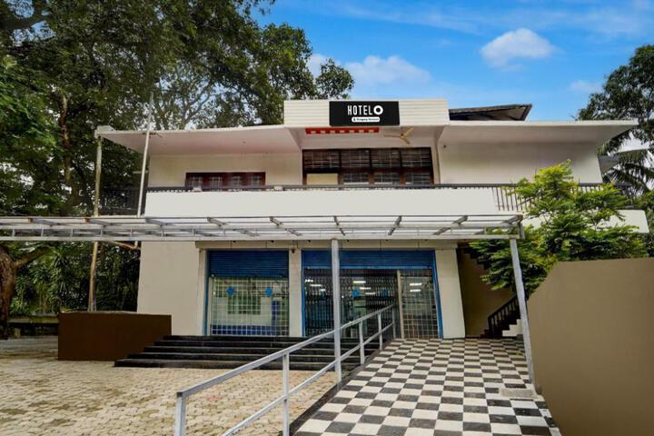 HotelO CSIR Pappanamcode Formerly Ambadi Guest House