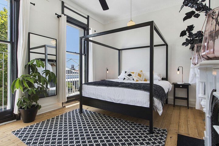 Room 9 of 43