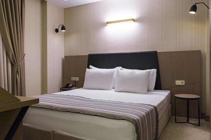 Room 37 of 107