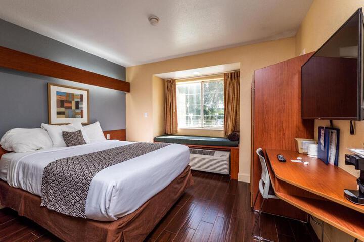 2 Queen Beds Deluxe Room (9 of 43)