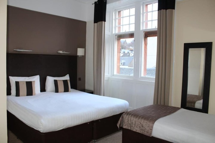 Room 16 of 36