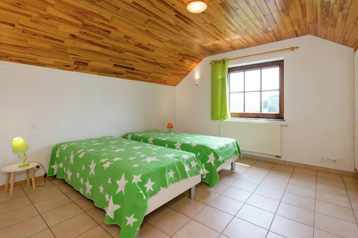 Nice Villa Renovated 2015, Large Garden, Quiet Location, 10km From Houffalize