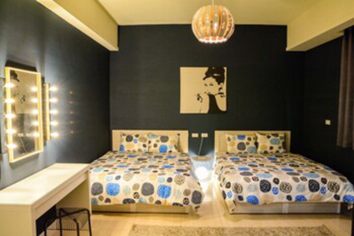 Room 33 of 43