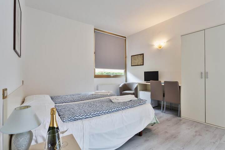 Room 10 of 71