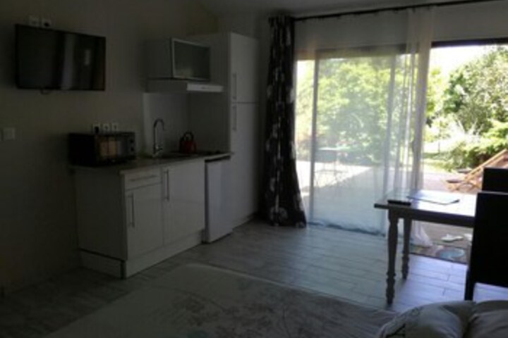 Room 10 of 16