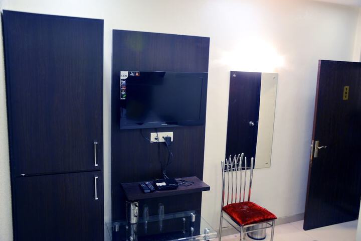 Room 3 of 24