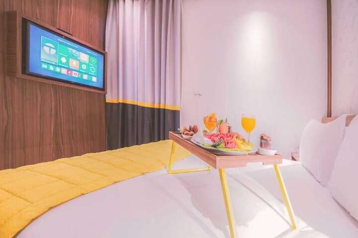 Room 8 of 32