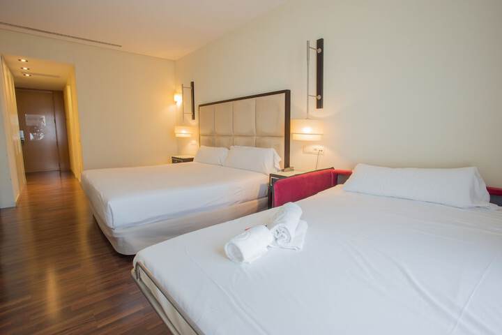 Room 42 of 105