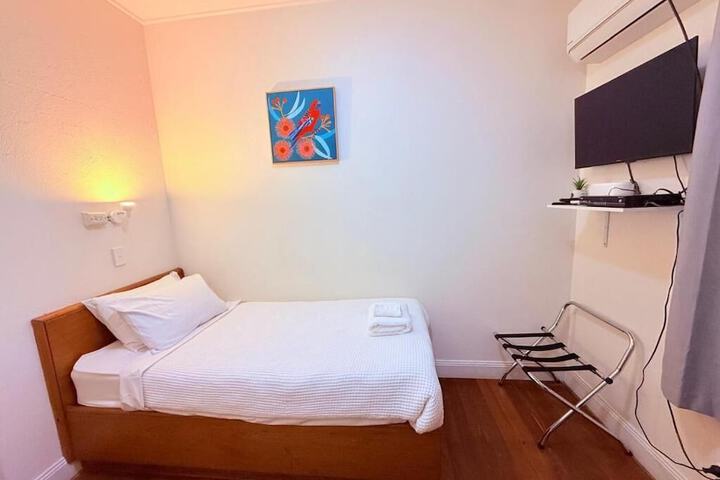 Room 12 of 31