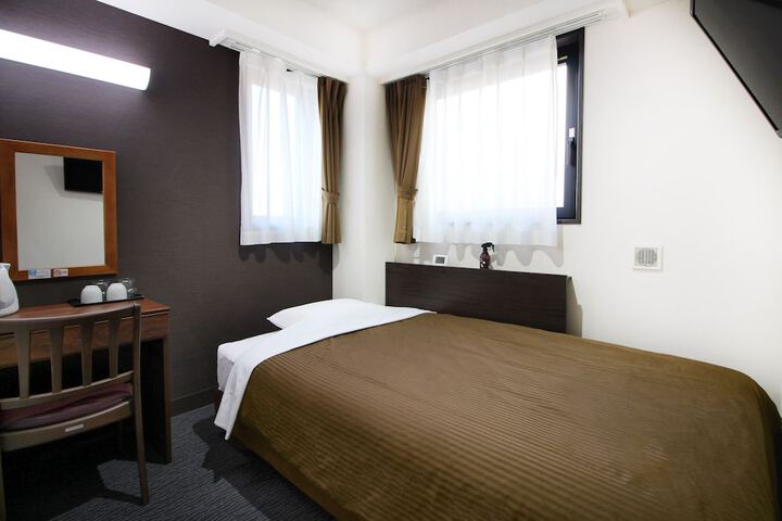 Room 5 of 37