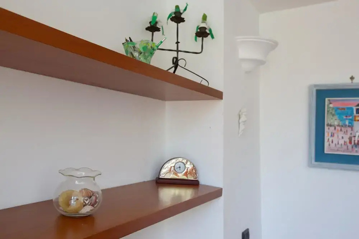 Room 12 of 20
