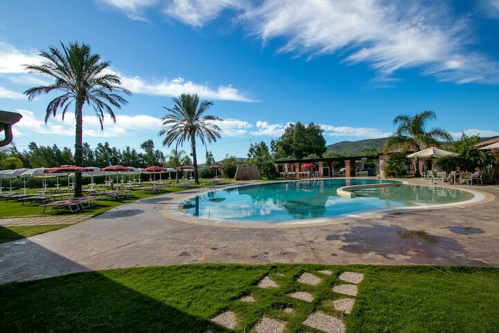 Pools & Facilities