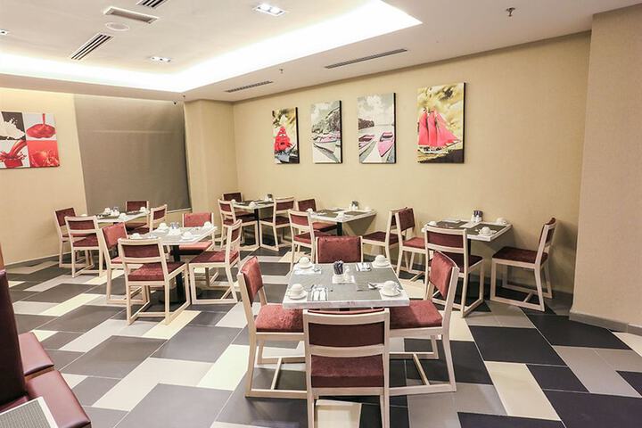 Dining 49 of 70