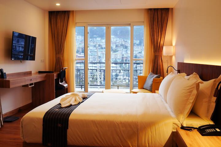 Room 10 of 20