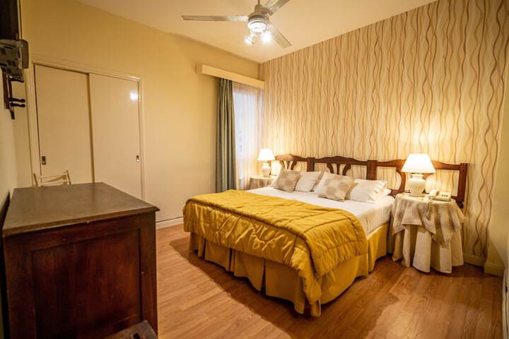 Room 8 of 32