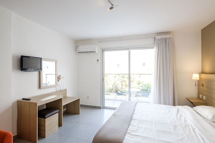Room 8 of 49